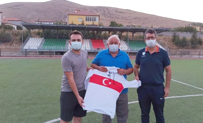 TÜFAD Kayseri Şube Başkanı Osman Yozgat, Yerköyspor futbol akademisini ziyaret etti