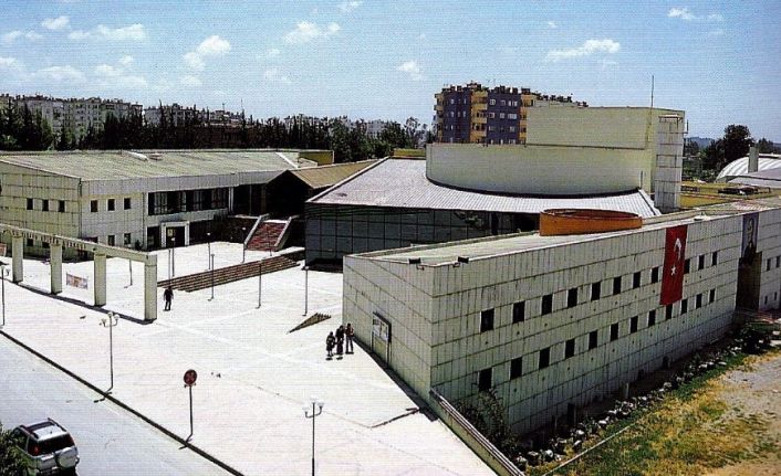 Üç yıldır tadilat bekleyen Tarsus 75. Yıl Kültür Merkezi, yeniden hizmete açılacak