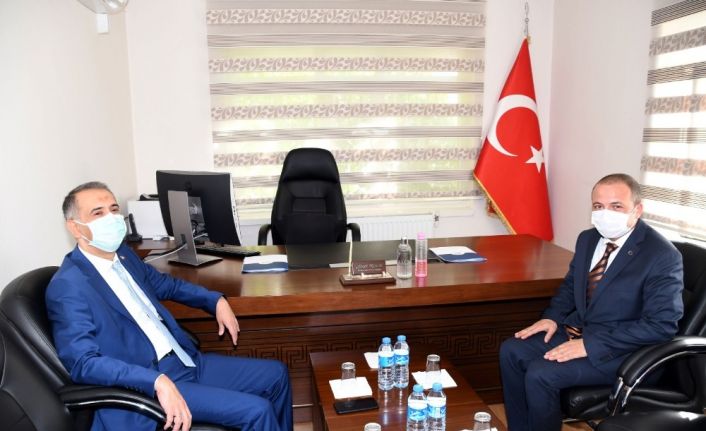 Vali Çuhadar,  AFAD ve 112 acil çağrı merkezini inceledi