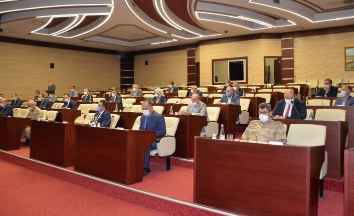 Vali Memiş: “Yoğun bakımda yatan hasta sayımız yatak sayısının 5 ’te 1’i kadar”