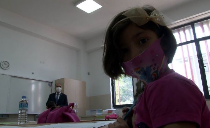 Vali Şehmus Günaydın: "Pandemi sürecinin sıkıntısız atlatılabilmesi için okullarımızda her türlü tedbiri alıyoruz"