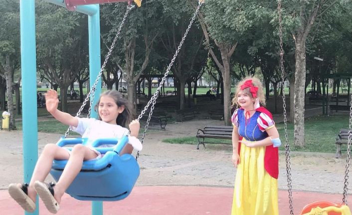 Yaşıtları oyun oynarken o su satıyordu, yapılan sürprizle mutluluktan havalara uçtu