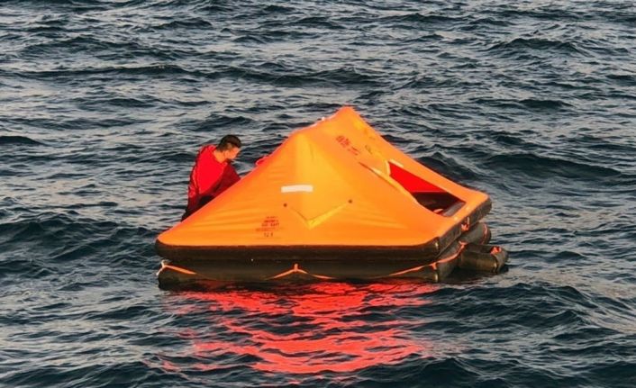 Yunan sahil güvenliği göçmenleri yine Türk karasularına bıraktı