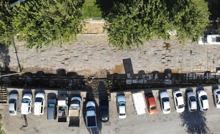2 bin yıllık Roma yolu hafta sonu pazar yeri, hafta içi otopark