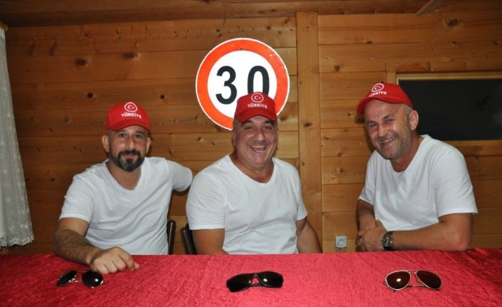 3 kafadarın yabancı şarkının üzerine yaptığı Lazca derleme sosyal medyada gündem oldu