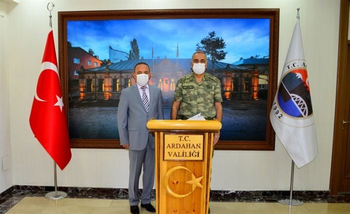 9’ncu Kolordu Komutanı Tümgeneral Erhan Uzun, Vali  Hüseyin Öner’e nezaket ziyaretinde bulundu