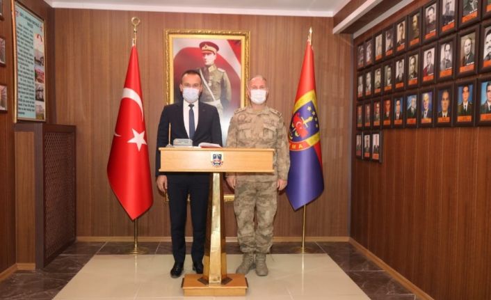 Ağrı Milli Eğitim Müdürü Tekin’den İl Jandarma Komutanı Çimen’e hayırlı olsun ziyareti