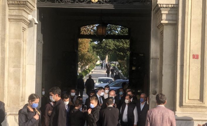 AK Parti İstanbul Milletvekili Markar Esayan’nın cenazesi toprağa verildi