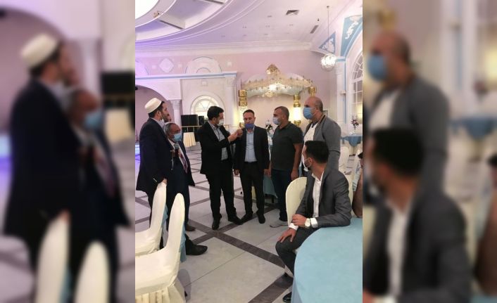 AK Partili Başkan Vekili Türkan araya girdi, husumetli iki aile barıştı