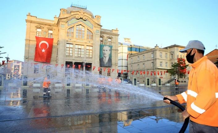 Aksaray’da cadde ve sokaklar yıkanıyor