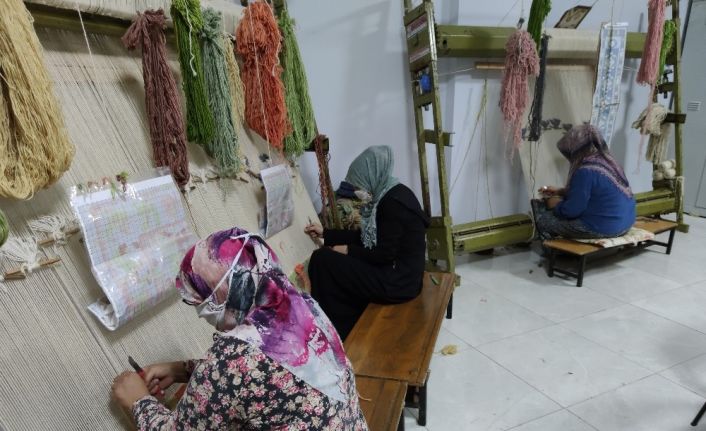 Altınözü’nde üretilen halılar dünyanın dört bir yanına ihraç ediliyor