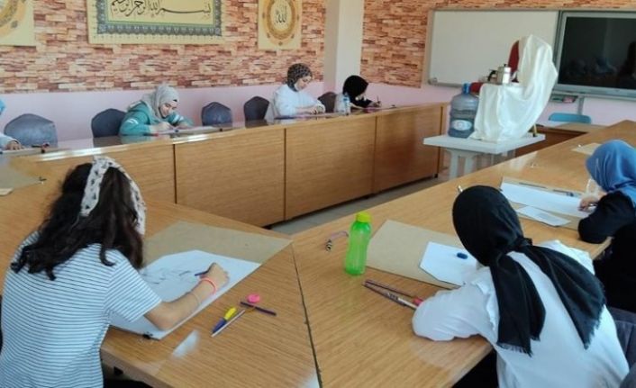 Anadolu İmam Hatip Liseleri Yetenek Sınavları tüm hızıyla devam ediyor