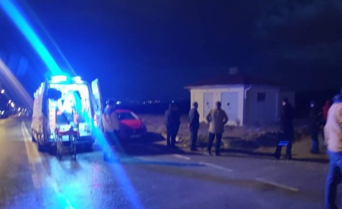 Arazi aracı ile ormanlık alanda geziye çıkan 2 arkadaş kaza yaptı