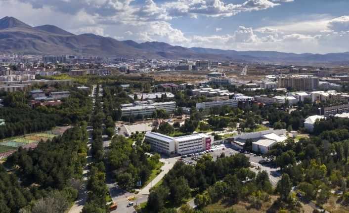 Atatürk Üniversitesinden iki bilim insanı, dünyanın en etkili bilim insanları arasında