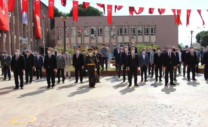 Aydın’da 29 Ekim kutlamaları çelenk koyma töreni başladı