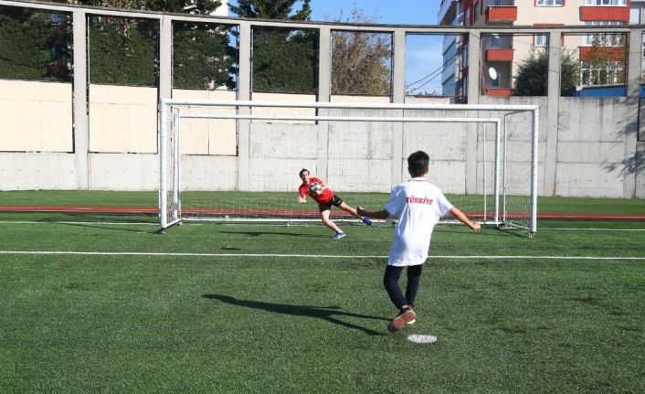 Bağcılarlı Emirhan’dan Süper Lig formalarıyla maske ve mesafe mesajı