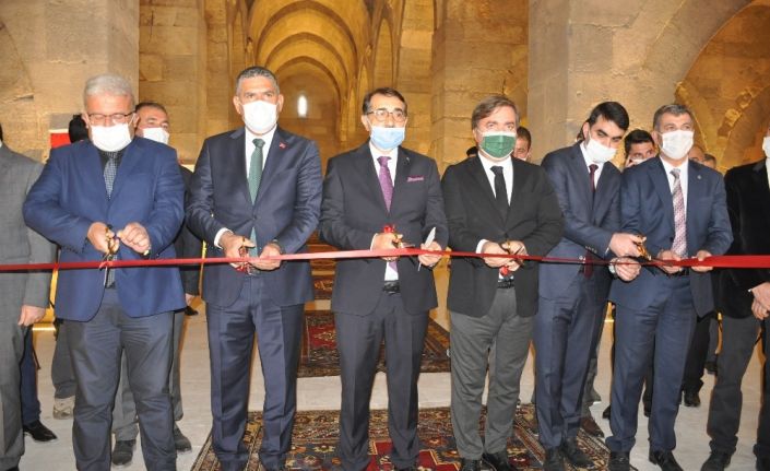 Bakan Dönmez: "Tuz Gölü’ndeki tabiatın yeniden canlanmasına da şahitlik ediyoruz”