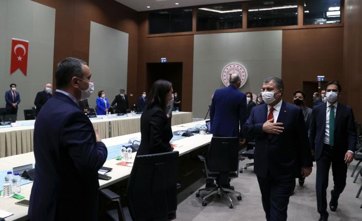Bakan Koca, Yerli Aşı Ortak Çalışma Grubu Toplantısı’na başkanlık etti