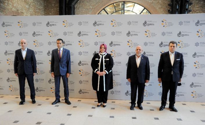 Bakan Selçuk: “Sosyal Koruma Kalkanı paketi ile yaklaşık 40 milyar lira destek sağladık”