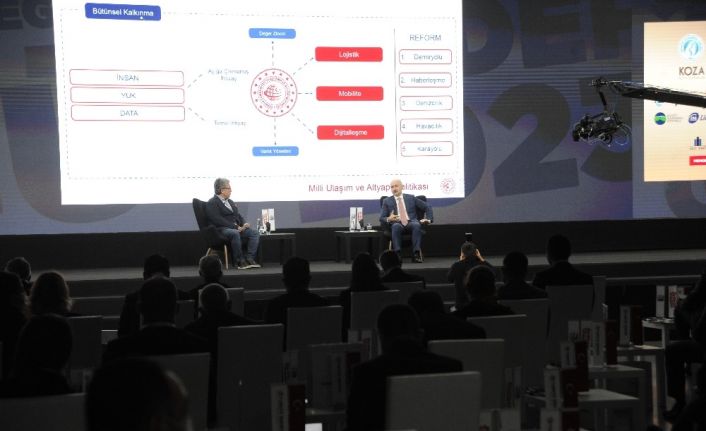 Bakan Yardımcısı Suver: ’’Kentleşmeden kaynaklı sorunlar akıllı şehirler projesiyle en aza inecektir’’