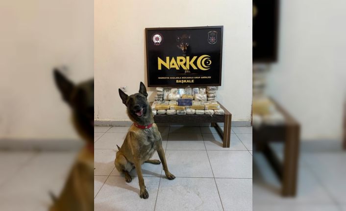 Başkale’de su kolilerinin altına gizlenmiş 27 kilo 794 gram eroin ele geçirildi