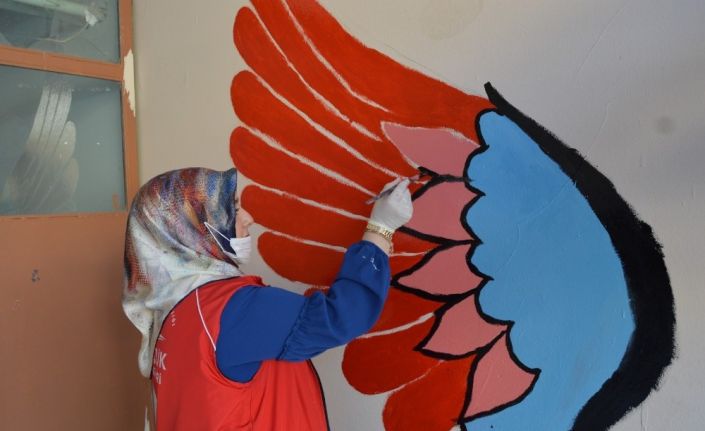 Bitlis’te gönülden dokunuşlarla okullar artık rengarenk