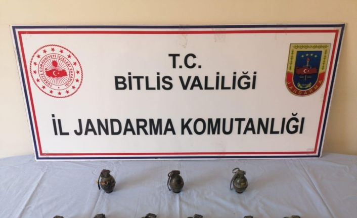 Bitlis’te terör örgütüne ait 9 adet el bombası ele geçirildi
