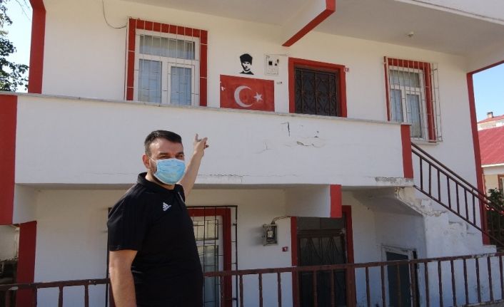 Bu mahallede her ev kırmızı-beyaz