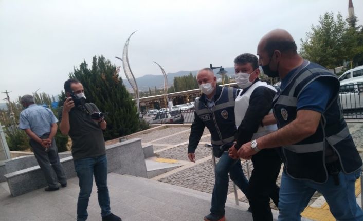 Canlı yayında işlediği cinayeti itiraf eden Süleyman Gürbüz Gediz’de adli makamlara sevk edildi