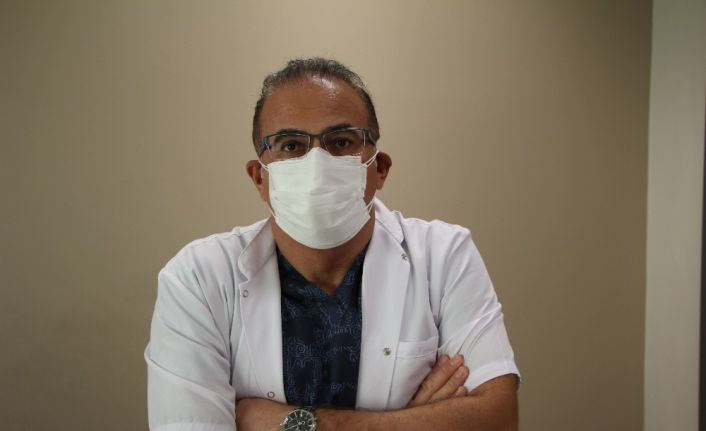 Covid-19’u yenen doktor tekrar görevine başladı, "Maske" ve "Karantina" uyarısı yaptı