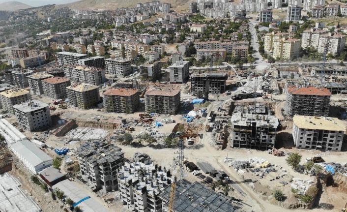 Depremde ağır hasar alan mahalle, 2 bin 251 konutla yenileniyor