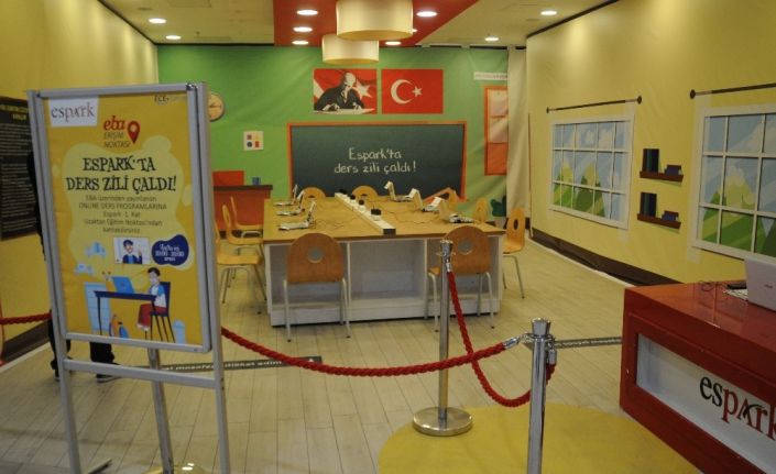 EBA Uzaktan Eğitime Giriş Noktası minik ziyaretçilerini bekliyor