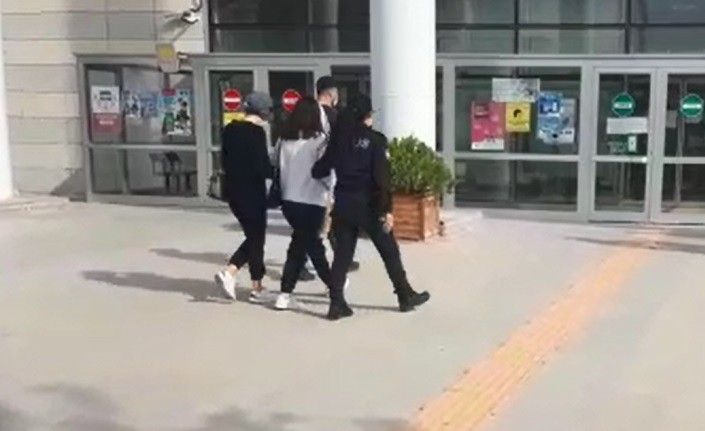 Elazığ’da kuyumculara sahte altın satan 2 şüpheli yakalandı