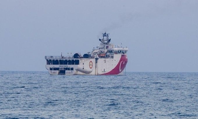 Enerji ve Tabii Kaynaklar Bakanı Dönmez:"Oruç Reis sismik araştırma gemimizin bakım çalışmaları tamamlandı. Gemimiz, Akdeniz’in röntgenini çekmek için demir aldı. Araştırmaya, kazmaya ve haklarımızı korumaya devam edeceğiz. Varsa, mutlaka bulacağız&q