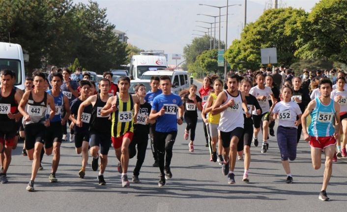 Erzincan’da Cumhuriyet koşusu yapıldı