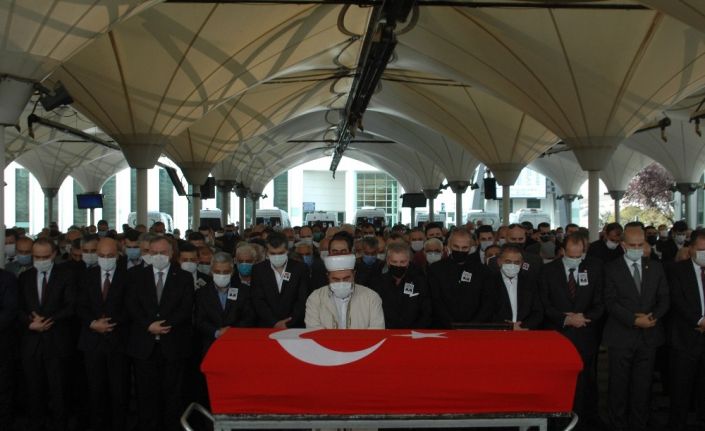 Eski Sağlık Bakanı Durmuş son yolcuğuna uğurlandı