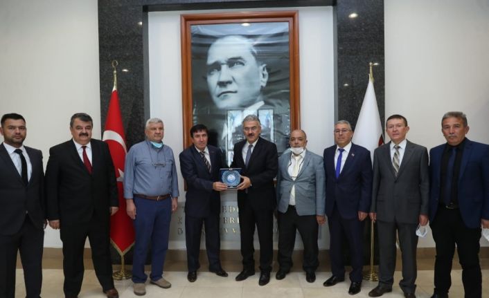 Eskişehir Kızılelma Turan Derneği’nden Vali Ayyıldız’a nezaket ziyareti ve plaket taktimi