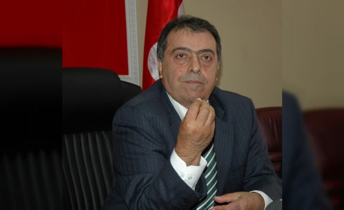 Geçirdiği beyin kanaması nedeniyle kaldırıldığı hastanede tedavi gören eski Sağlık Bakanlarından Osman Durmuş, 73 yaşında hayatını kaybetti.