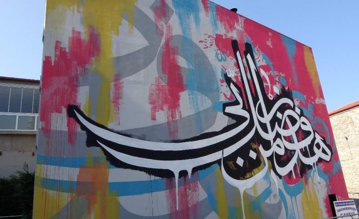 Geleneksel hat sanatı ile grafiti sanatı dünyada ilk kez Trabzon’da uygulandı