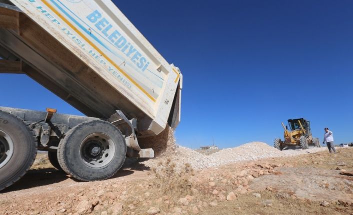 Haliliye’de yol yapım atağı devam ediyor