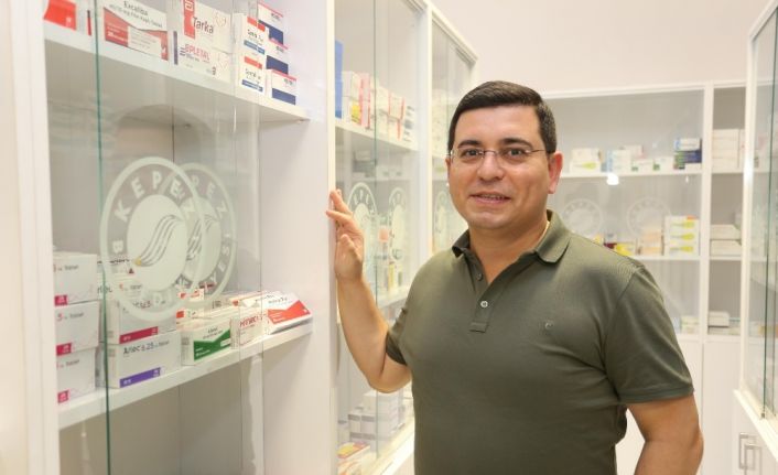 Halk eczanesi 7 yıldır sosyal güvencesi olmayan ihtiyaç sahiplerine üçretsiz ilaç veriyor