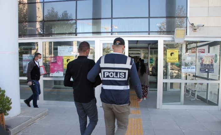 Hırsızlıktan 19 kaydı olan şüpheli, bu kez işçilerin parasını çaldı yakalandı