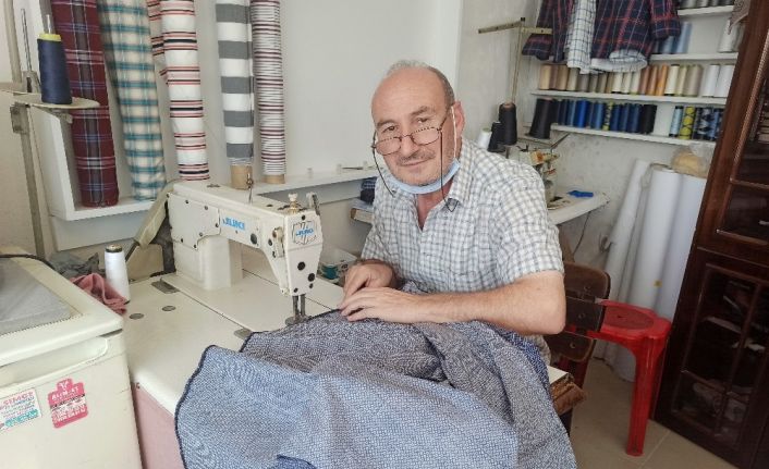 Hobi olarak başladı 40 yıldır gömlek dikiyor