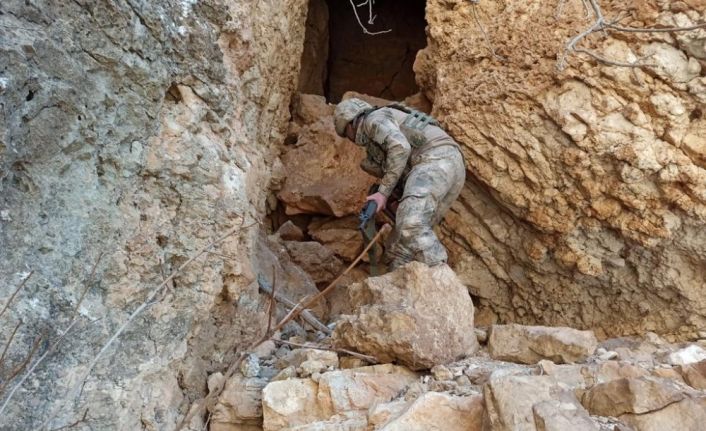 İçişleri Bakanlığınca Şırnak-Siirt-Van-Hakkari illerinde yıldırım-13 Bestler Dereler Operasyonu başlatıldı