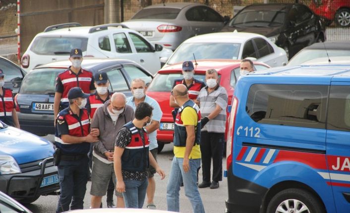 İki kişinin ölümünden sorumlu kaçak alkol satan üç şüpheli yakalandı