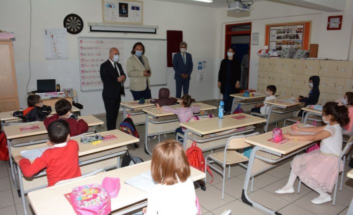 İl Milli Eğitim Müdürü Cırıt, ‘yüz yüze eğitim’ ile ilgili Barbaros İlkokulu’nu ziyaret etti