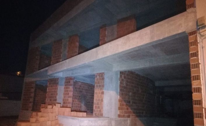 İnşaatta elleri ve gözleri bağlı 14 yaşında bir kız çocuğu bulundu