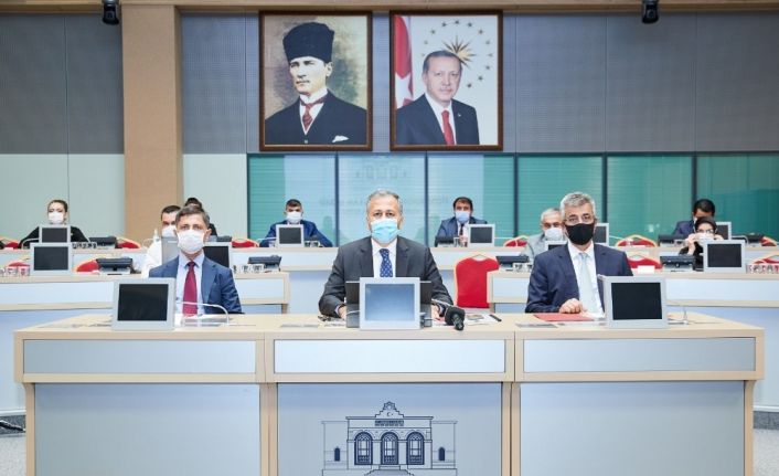 İstanbul Valisi Ali Yerlikaya” Günlük yaklaşık 37 bin 38 bin test kapasitesine ulaştık”