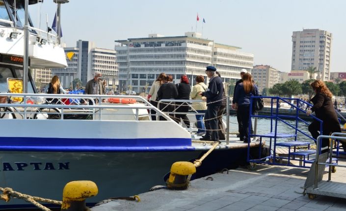İzmir’de deniz ulaşımı yükseliyor