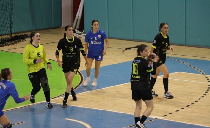 Kadınlar Hentbol Süper Ligi: Elazığ Sosyal Yardımlaşma: 24 - Anadolu Üniversitesi: 32